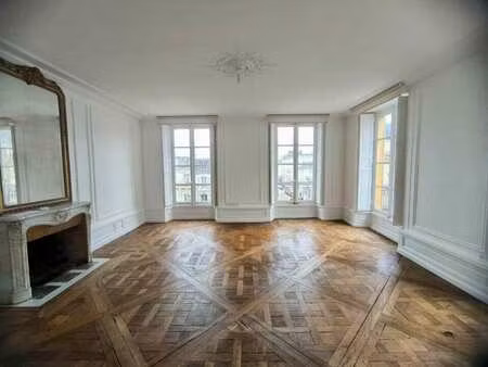 location bureaux 210 m²