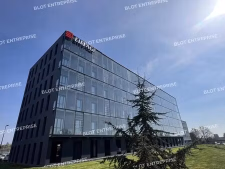 location bureaux 350 m² à 3 230 m²