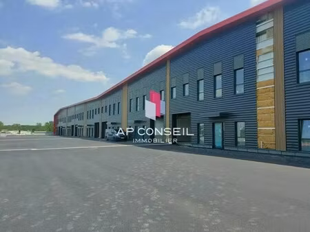 location local d’activités elancourt 78990 542m² à 1619m²