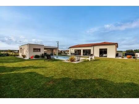 maison de luxe de 3 chambres en vente à saint-lys  france