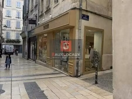location commerce avignon 84000 45m²