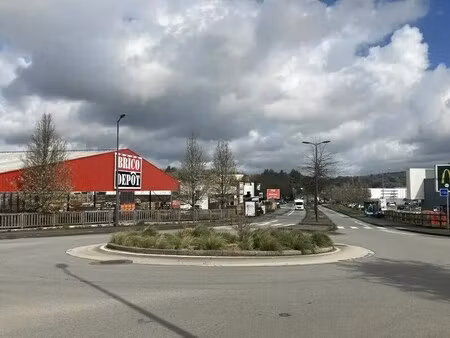 location commerce quimper 29000 230m²