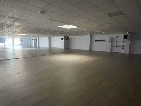 vente commerce reims 51100 950m²