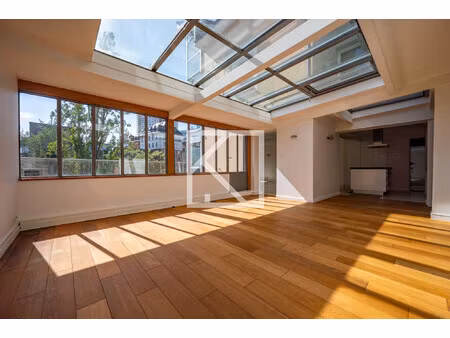rue nantaise - appartement familial de 156 m2  avec terrasse et