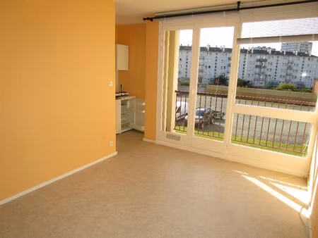 a louer - studio avec parking