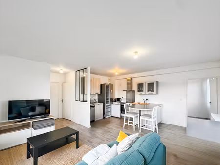 location t2 meuble - grande terrasse - parking