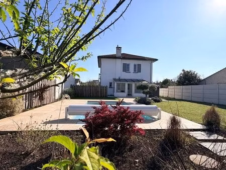 maison art déco (dpe c) avec piscine chauffée dans quartier prisé de mont de marsan (40)