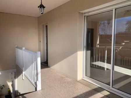 location appartement 3 pièces  64.00m²  jonzac