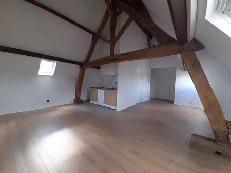 location appartement 1 pièce  32.15m²  trie