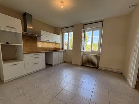maison rénovée 3 chambres avec jardin à vendre à celon (36200)