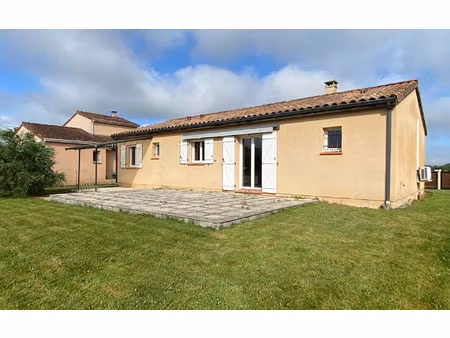 location maison  m² t-4 à montricoux  935 €