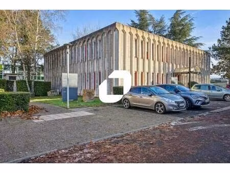 vente local d'activités 712 m²