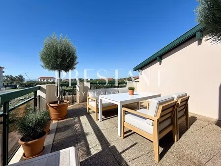 chambre d'amour - appartement avec vaste terrasse vue océan.