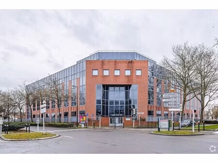 location bureaux 300 m² à 2 342 m²