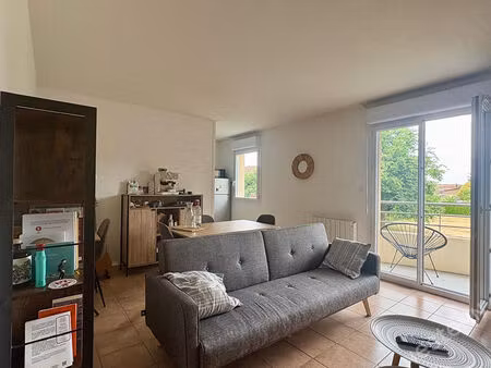 agen - appartement de type 2 meublé avec balcon et place de parking