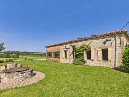 maison de 6 chambres dans une environnement magnifique