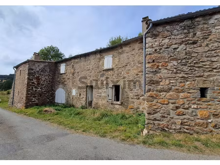 ancienne ferme de 200 m2 à rénover avec 1140 m2 de terrain