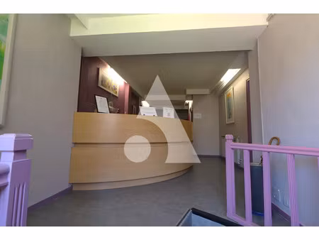 vente bureau 102m2 tarbes 65000 - 145800 € - surface privée