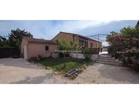 maison de plain pied de 105 m2 avec piscine