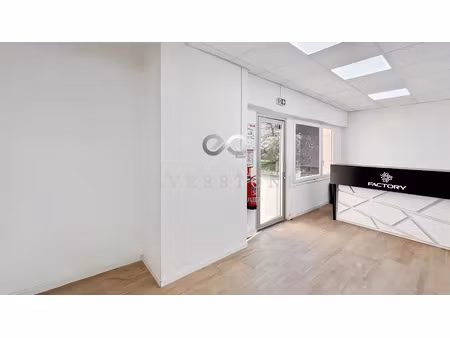 location locaux professionnels 0 pièces 683 m² à paris 17ème (75017)  17 000 €