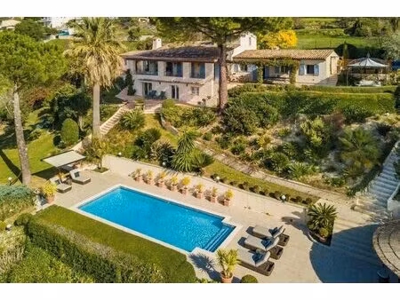 saint-paul-de-vence – propriété d’exception avec vues panoramiques sur la mer  piscine et.