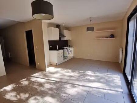 appartement angouleme 2 pieces terrasse garage