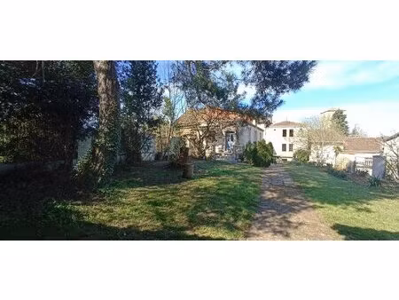 maison de caractère  4 chambres  annexe 2 chambres  jardin clos  proche des commerces -...