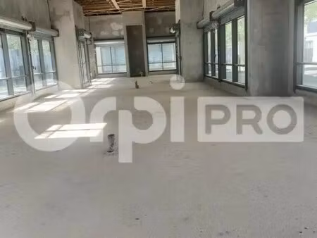 location commerce montévrain 77144 200m²