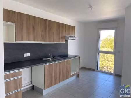 location appartement 2 pièces à caen (14000) : à louer 2 pièces / 52m² caen