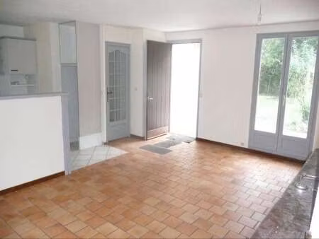 location maison à beaufort-en-vallee (49250) : à louer / 80m² beaufort-en-vallee