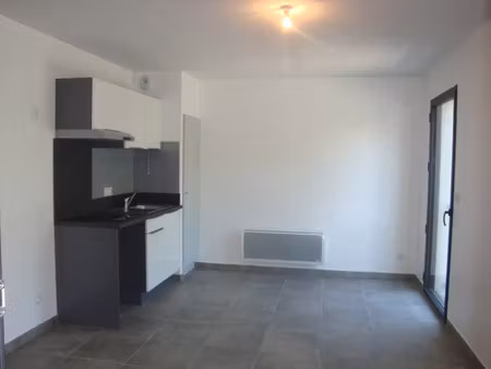 location appartement 2 pièces 38m2 perpignan 66000 - 490 € - surface privée