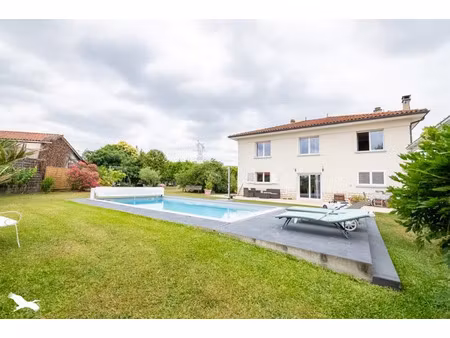 vente maison 7 pièces 185 m² à carbon-blanc (33560)  421 200 €