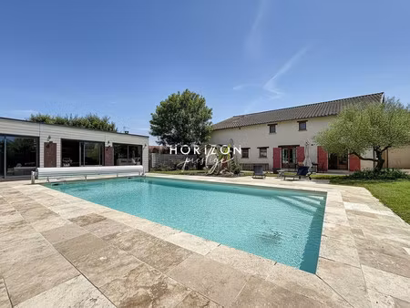 lurcy : propriété 277 m2  7 ch  1868 m2 terrain  piscine  gara