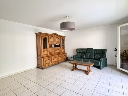 appartement avec terrasse  garage et cave