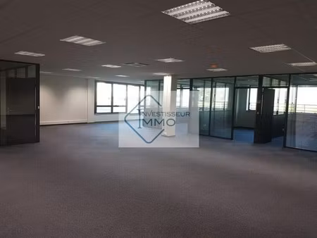 location bureaux 172 m² à 2 090 m²
