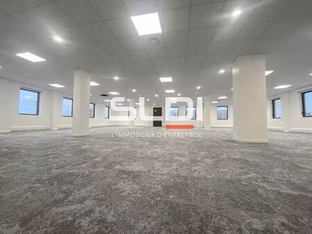 location bureaux 295 m² à 629 m²