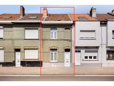 maison 2-façades à rénover avec garage à l’arrière