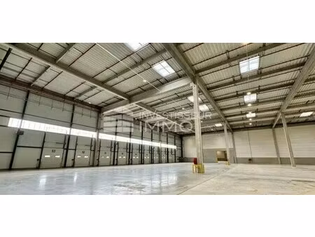 location entrepôt villenoy 77124 9825m²
