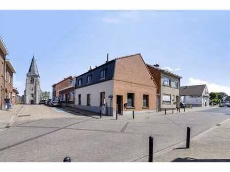 propriété de caractère au centre de brussegem !