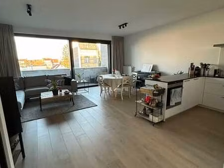 waterloo  appartement 2ch  a+  avec terrasse
