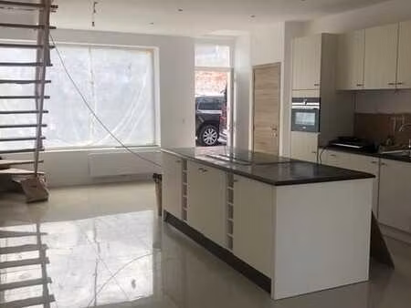 maison 3 façades rénovée à braine-l'alleud