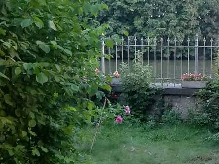 studio vue sur meuse avec terrasse et jardinet