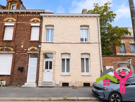 maison spacieuse avec jardine et 3 chambres