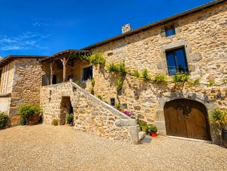 corps de ferme rénové - gîte