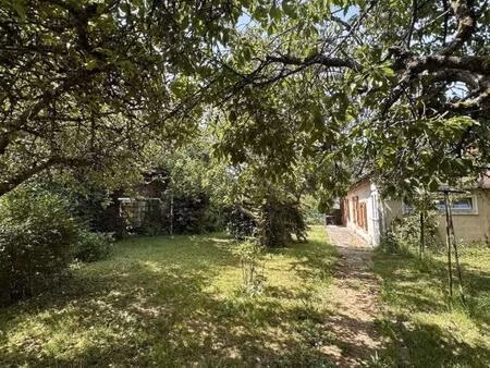 charmante maison de campagne  beau potentiel  jardin arbore