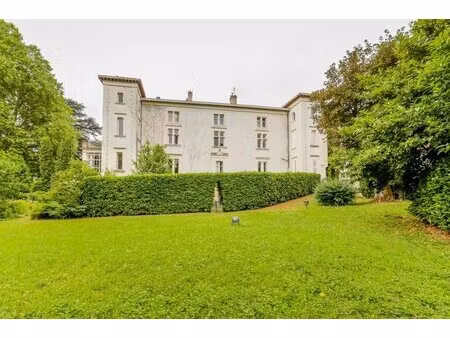 appartement de caractère t4 de 125 m² à collonges-au-mont-d'or