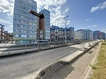 agréable appartement quai de rome avec vue dégagée !