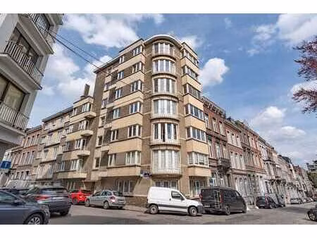 bel appartement rez-de-chaussée dans résidence calme et sécu