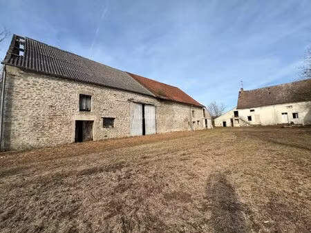 ensemble immobilier à rénover  proximité saulieu