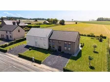 ? lot 3 - maison neuve 3 façades à vendre !